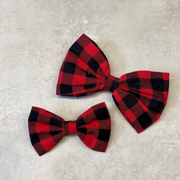 Classic Whiskey // Dog boe tie in classic checks (red)