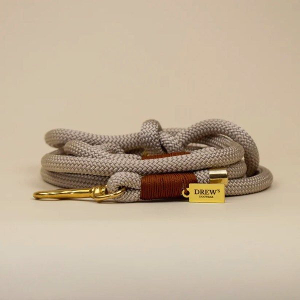 My First Leash // Adjustable and soft puppy leash (chailatte)