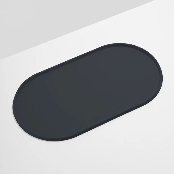 Wild One Mat // Silicone mat for food and water bowl (black)