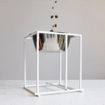 Bauhaus white single // Tall geometric stand with a bowl (white)