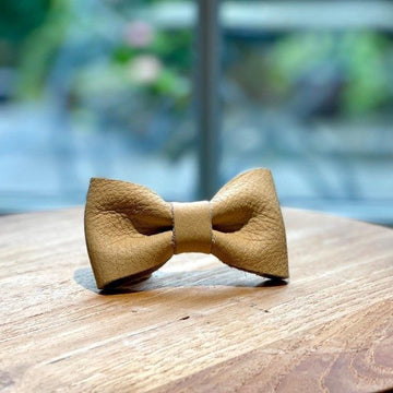 Bone & Bites // Leather bow tie (cream)
