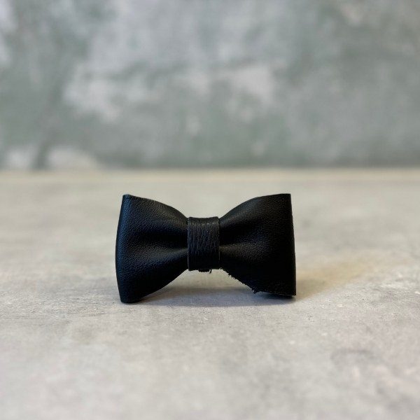 Bone & Bites // Leather bow tie (black)