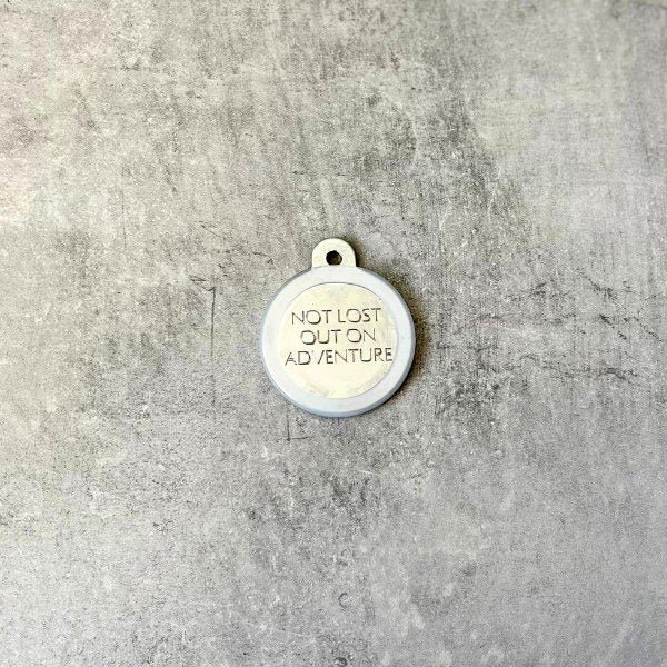 Rubber frame for dog tags so it doesn't make noise (round large)