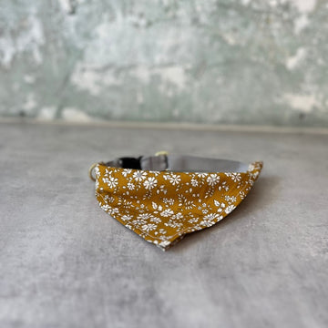 Hundekollektivet // Adjustable Bandana Collar (Liberty Curry)