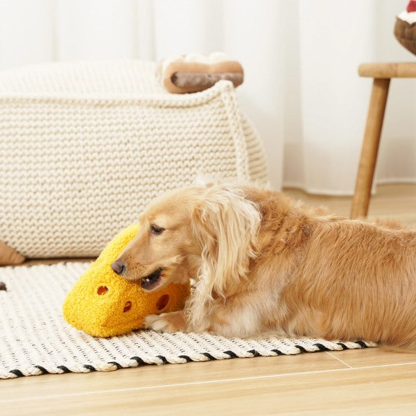 Lambwolf Fromage // Toy with space for treats