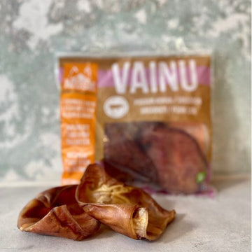 Mush treats // Dried, crispy pig ears