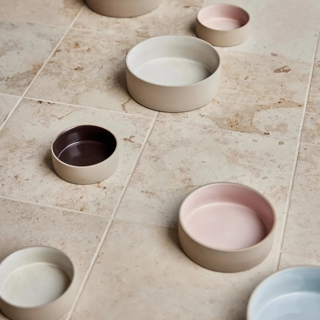 OYOY Sia // Ceramic dog bowl (off white)