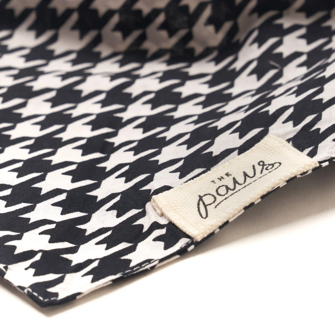 Classic Houndstooth // Dog bandana in classic checks (black and white)