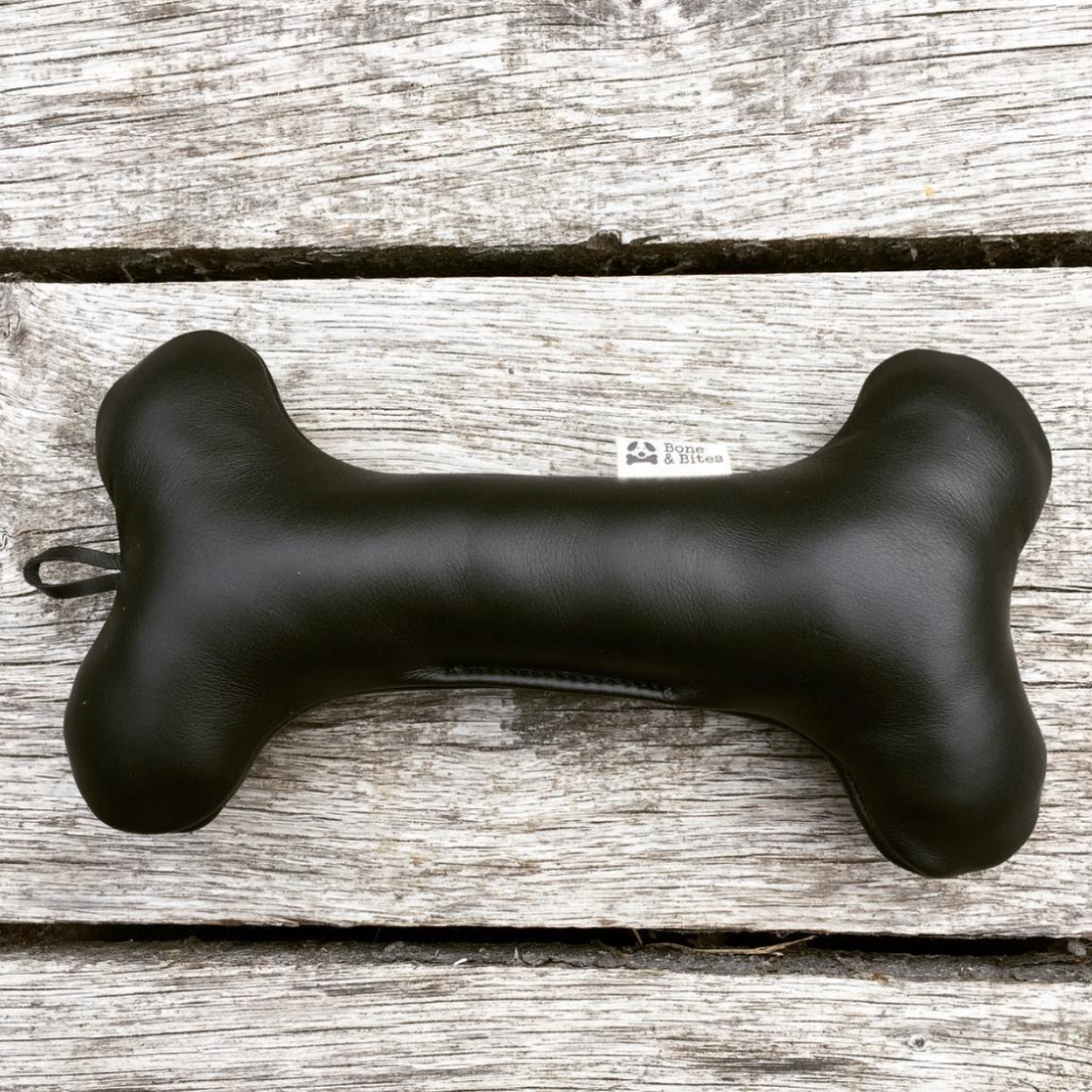Bone & bites, Ellen // Sustainable and beautiful dog toys (leather/textile)