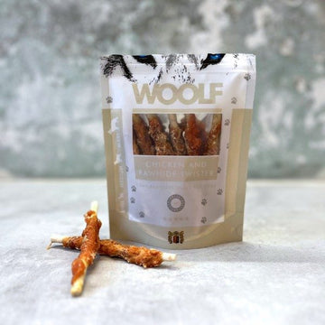 Woolf Twister // Chewing snack with beef skin and chicken