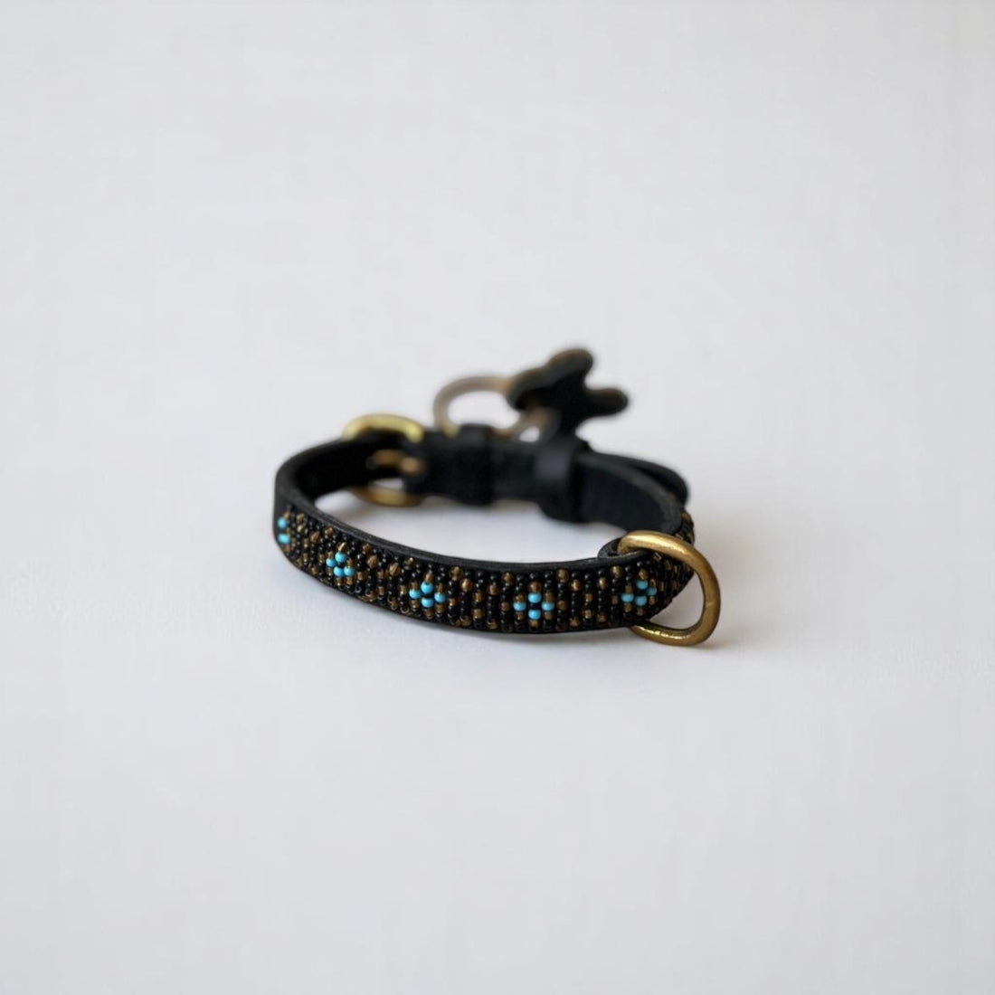 Zinj Faraja // Handmade beaded dog collar