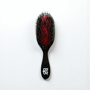 BB The Favorit Brush // Gentle brush that adds shine to the coat