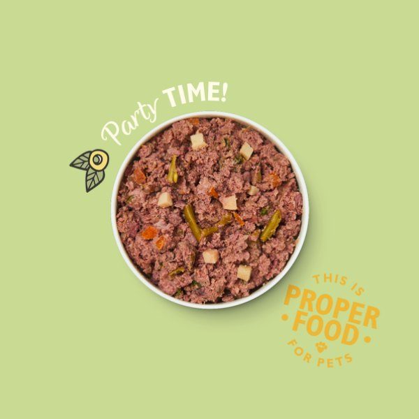 Lily's Kitchen English Garden Party // Chicken, Potato and Strawberry Wet Food (400g)