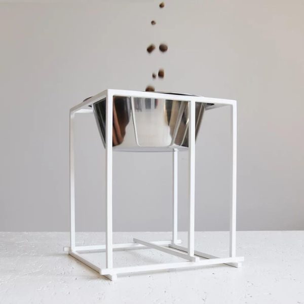Bauhaus white single // Højt geometrisk stativ med en skål (hvid)