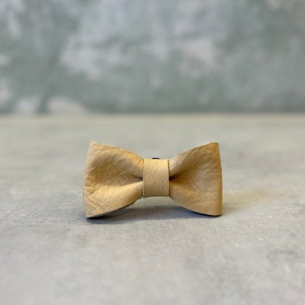 Bone & Bites // Leather bow tie (cream)