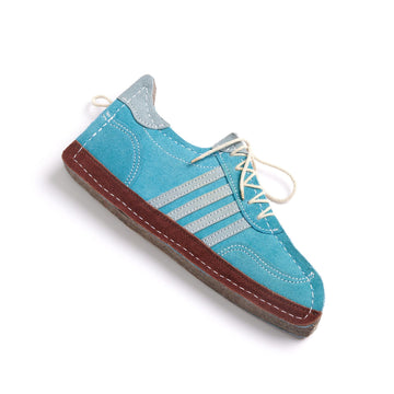 Andi Gaz // Holdbart hundelegetøj (sneaker)