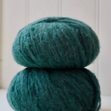 Wear Fifi Knit-Kit // Knit-your-own Fluffy Dog Sweater (teal green)