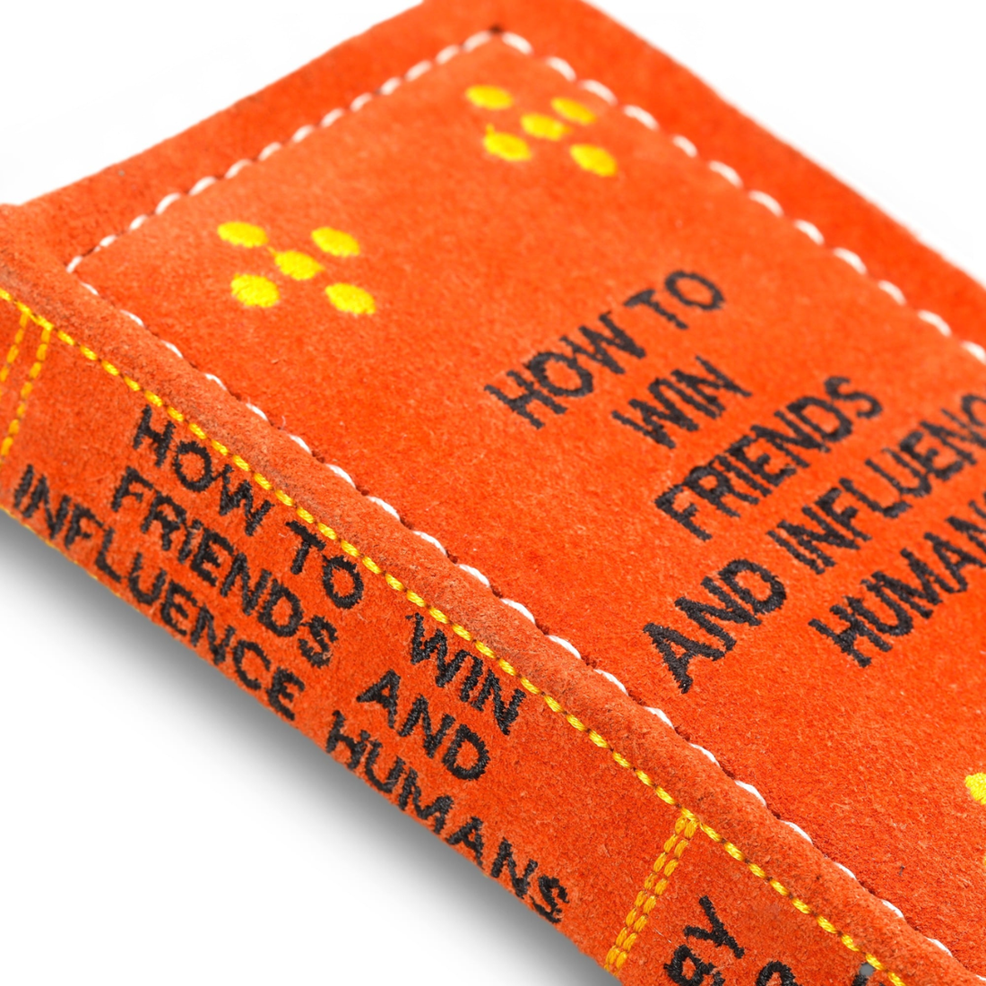 How to Win Friends and Influence Humans // 100% naturligt hundelegetøj (bog)