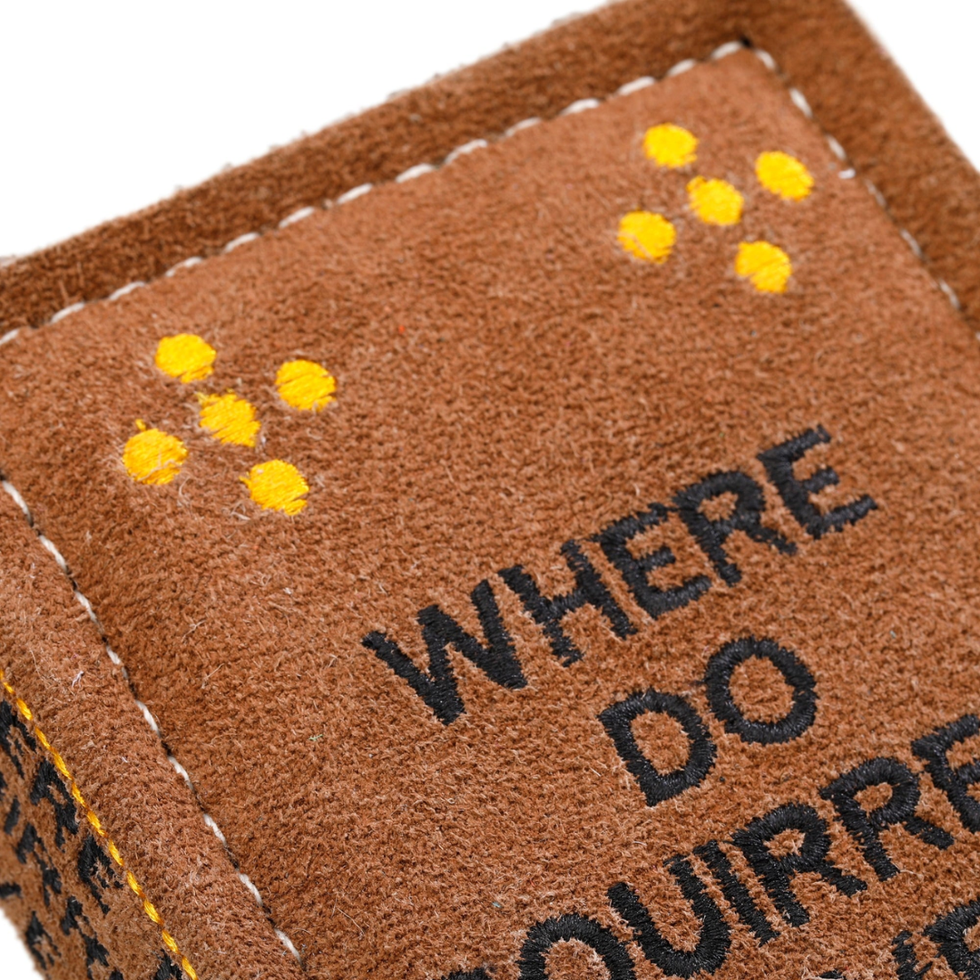 Where Do Squirrels Live? // 100% naturligt hundelegetøj (bog)