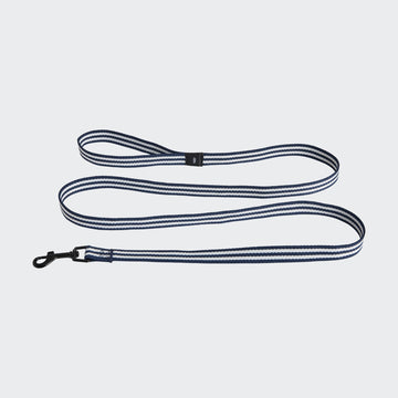 HAY Dogs Flat // Klassisk hundeline i genanvendt nylon (blå/hvide striber)