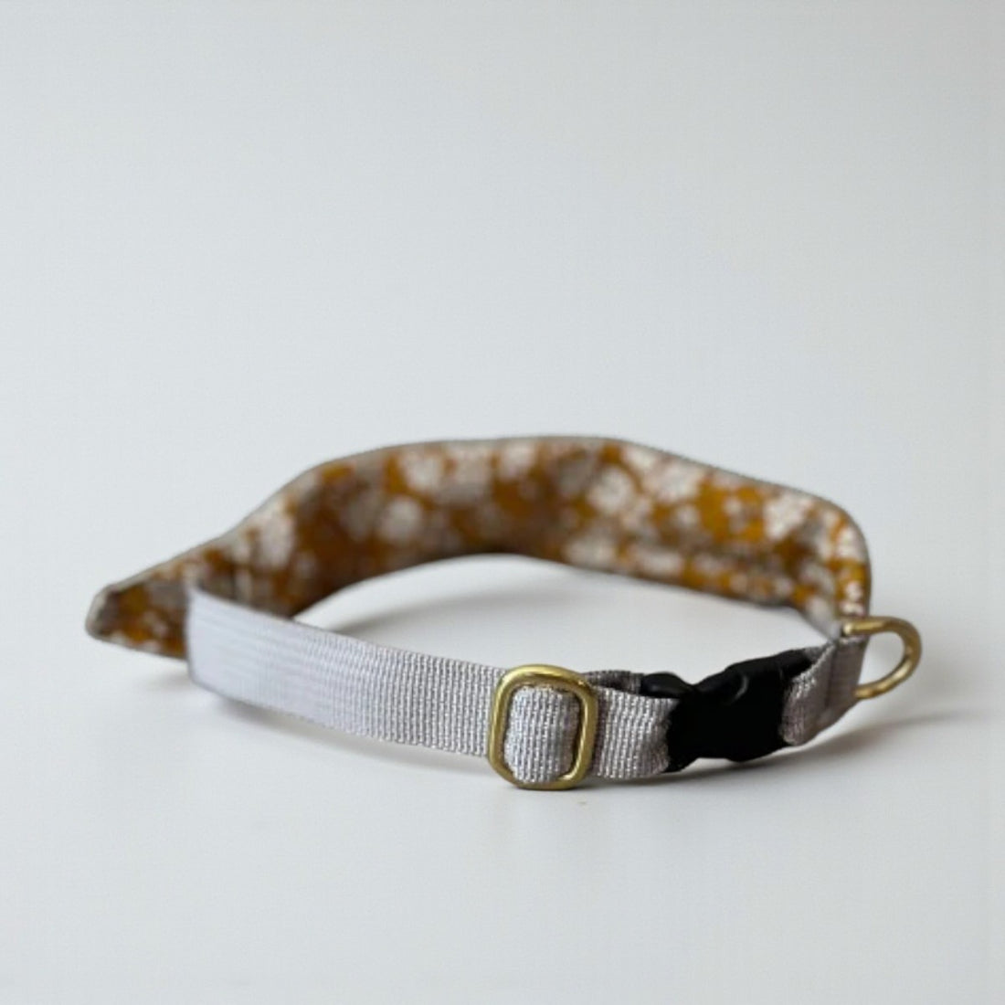 Hundekollektivet // Adjustable Bandana Collar (Liberty Curry)