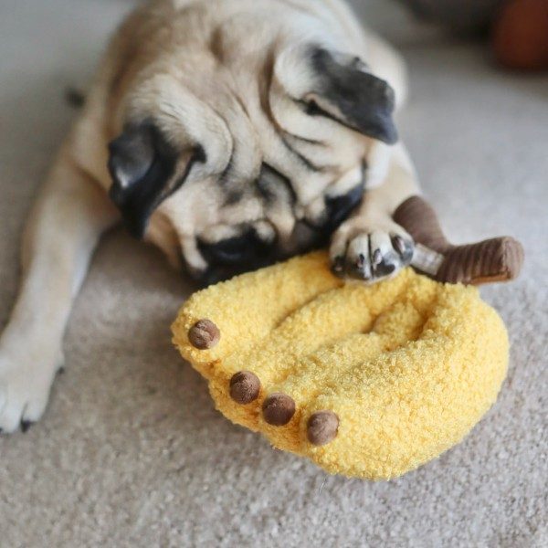 Lambwolf Banana // Activity toy with treat pockets