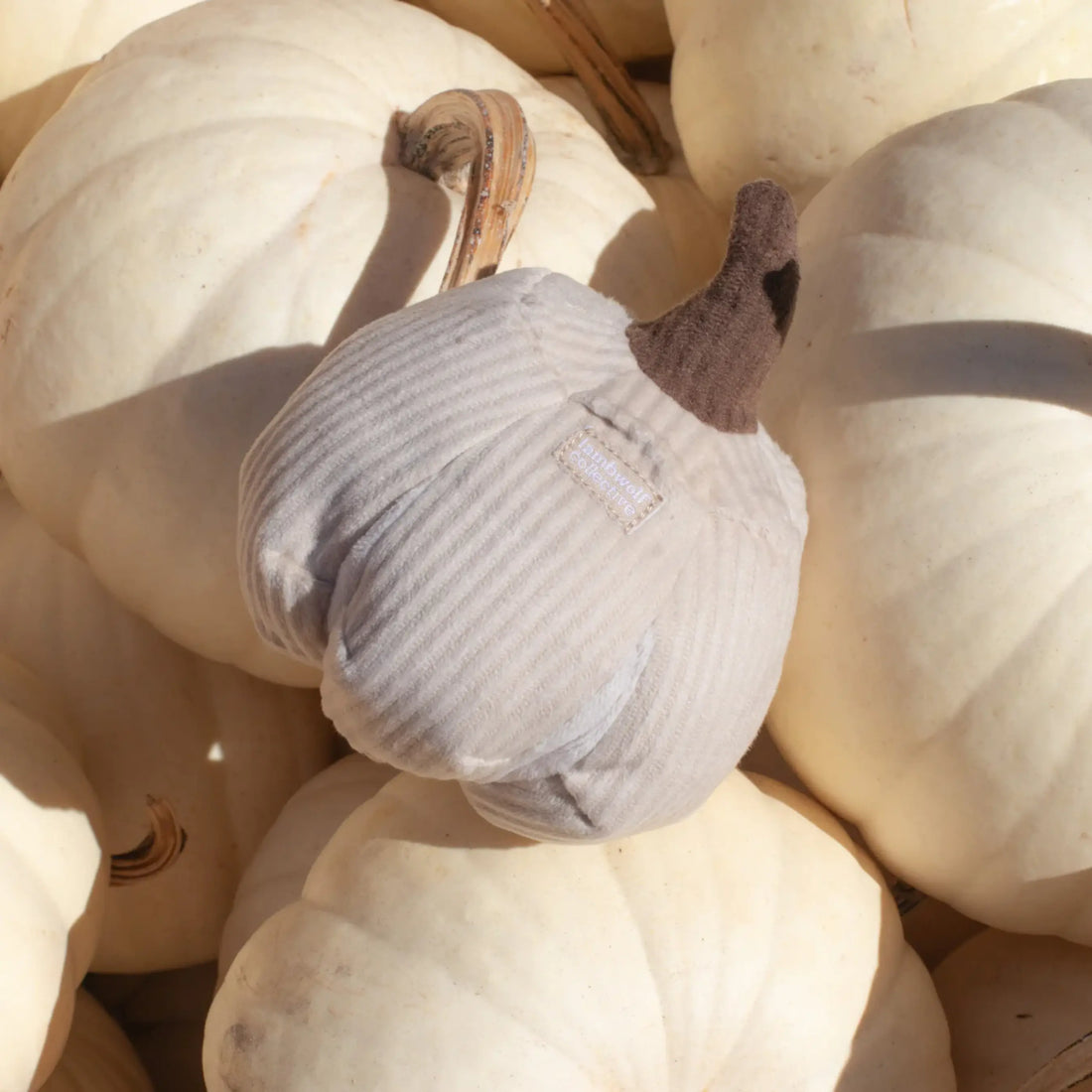 Lambwolf Artichoke // Activity toy with pockets for treats (Kopier)