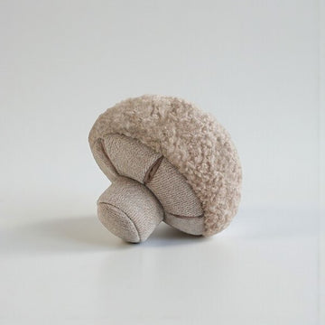 Lambwolf Guu // Legetøj med plads til godbidder (oat)