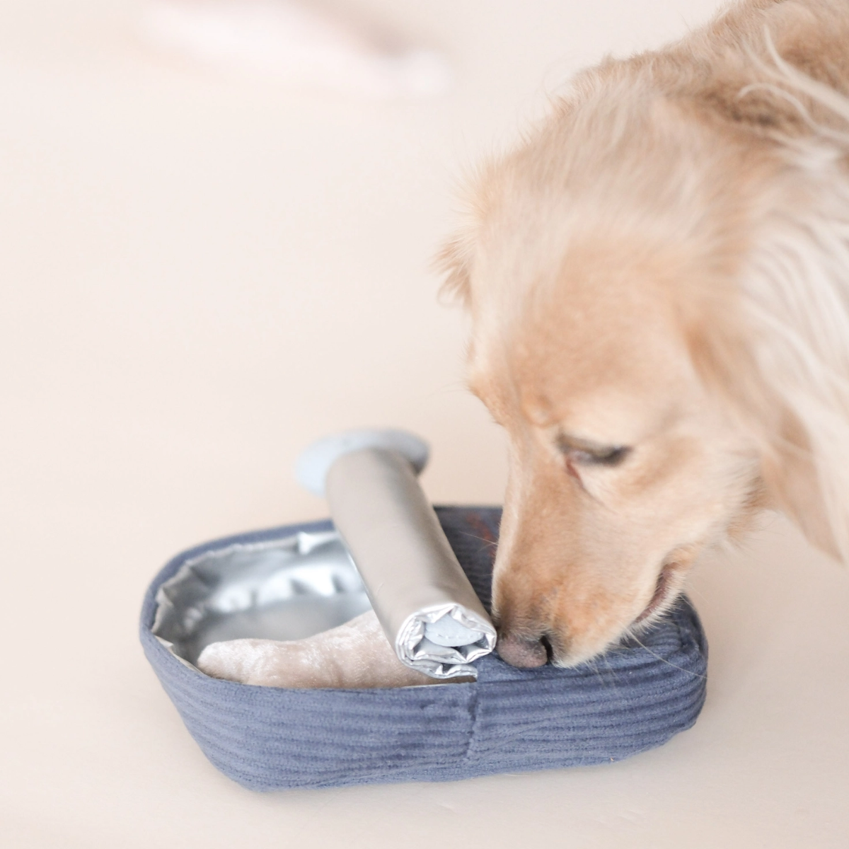 Lambwolf Sardines // Aktivitetslegetøj med 'piv'