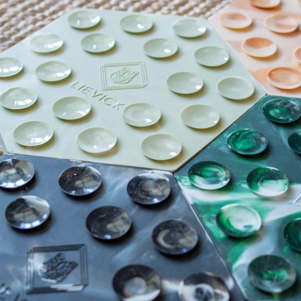 Lievick Lickmat // Lickmat with suction cups for dogs (dark green)