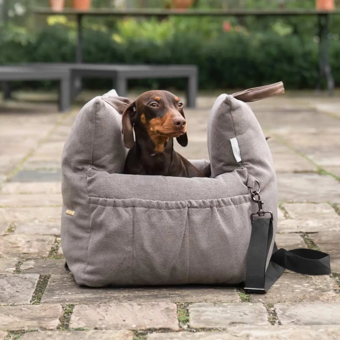 Lords & Labradors // 3-in-1 car seat for dogs (truffle)