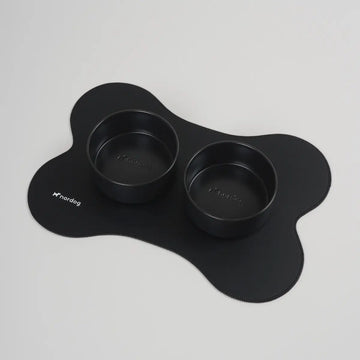 Nordog Placemat Bone // Vandtæt underlag til hundeskåle (sort)