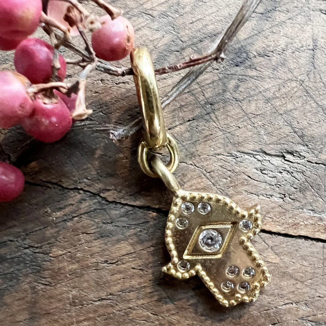 Unleash Cph Protection Charm - The Hamsa Hand // Vedhæng til hundehalsbånd